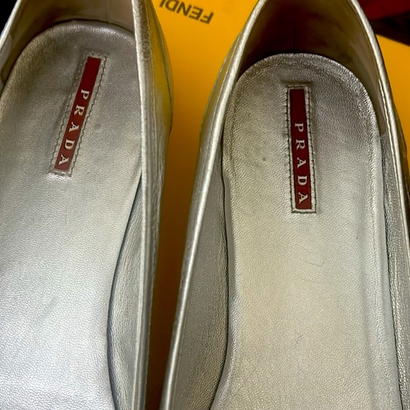 Prada shoes in great condition - Picture 2 of 4